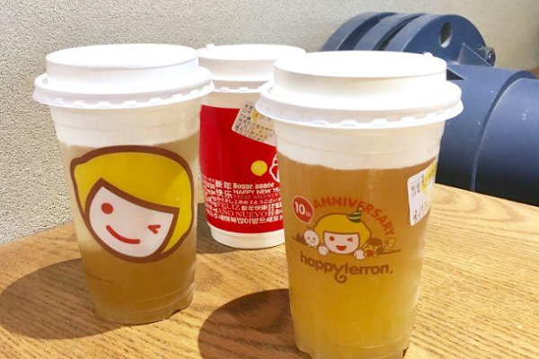 食品安全问题何时休，奶茶店又出问题