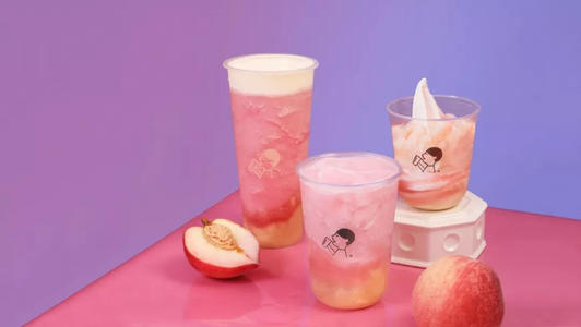 喜茶联名消毒水品牌。网友调侃：不太敢喝