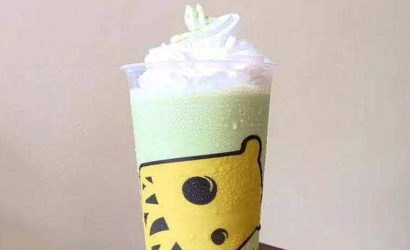 知名奶茶店再现卫生问题，材料过期生虫